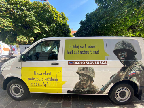 Fotka regrutačného auta